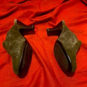 Women’s Leather Heeled Slip on Shoes